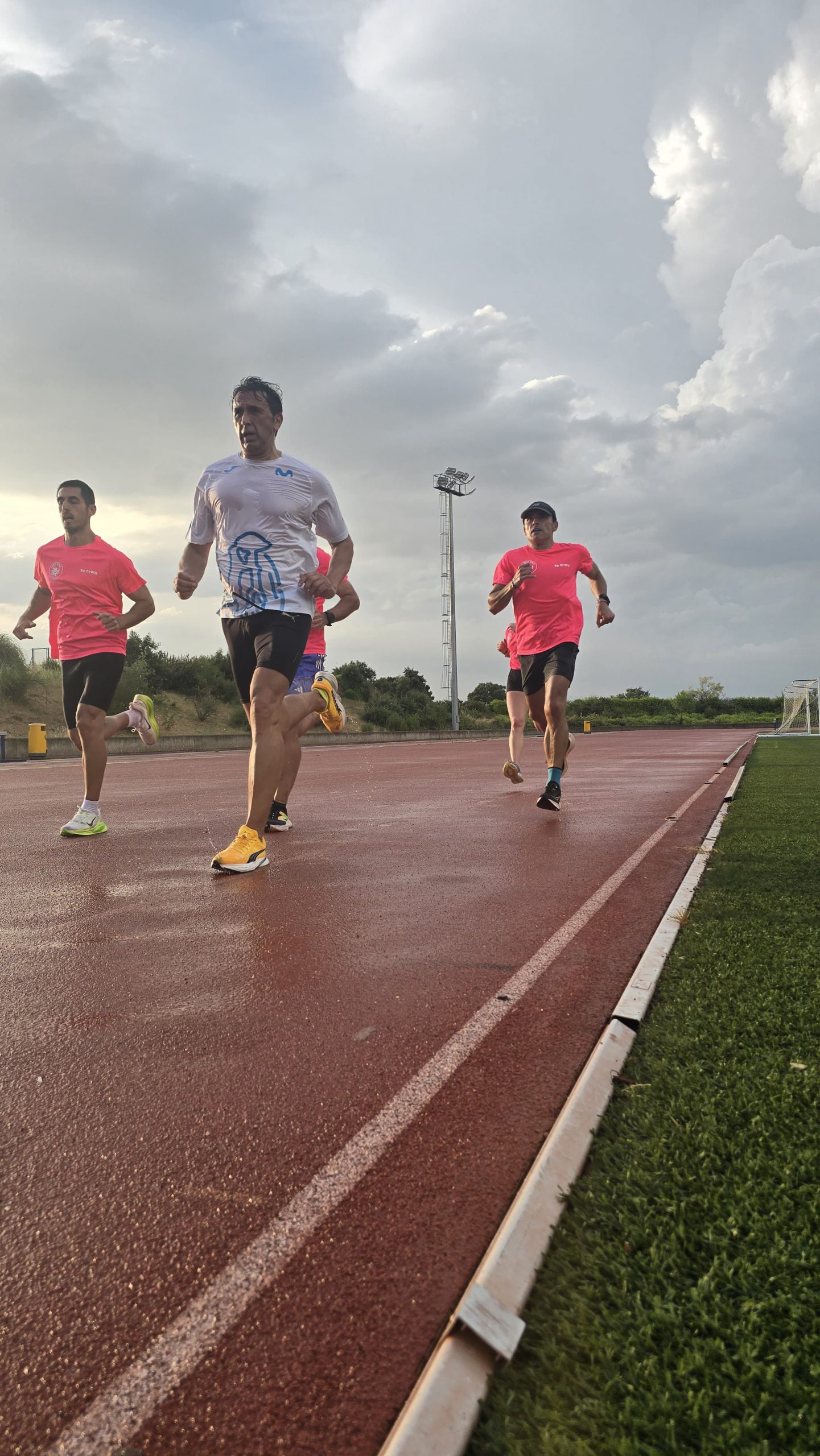 crazy run club madrid villanueva de la cañada y villanueva del pardillo runnig club de corredores